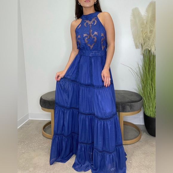 Dresses & Skirts - Blue halter lace long maxi dress